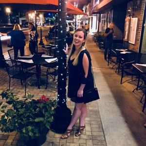 Meet your Posher, Danielle